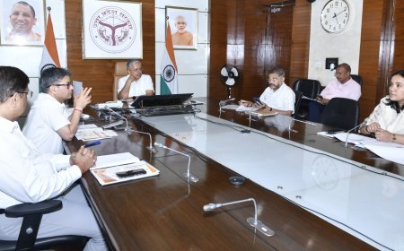 Lucknow : पंचायतीराज विभाग की 5 साल की उपलब्धियों से प्रभावित हुए मुख्य सचिव, नए पदों को दी मंजूरी