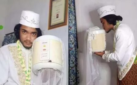 इंडोनेशिया के युवक ने 'राइस कुकर' को बनाया अपनी दुल्हन, अनोखे निकाह की तस्वीरों ने इंटरनेट पर मचाई खलबली।