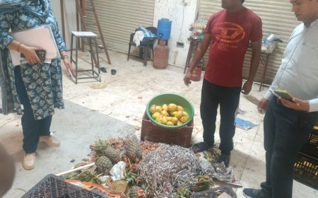 Hathras: खाद्य सुरक्षा विभाग की कार्रवाई जारी, आइसक्रीम और कुल्फी के नमूने जांच को भेजे। 