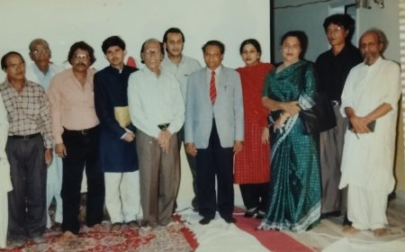 Special : 'लोग टूट जाते हैं एक घर बनाने में , तुम तरस नहीं खाते बस्तियां जलाने में'