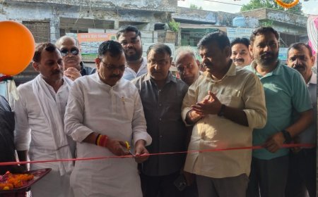 Hardoi : हरदोई में अटल चौक के पास नए सार्वजनिक शौचालय का हुआ उद्घाटन