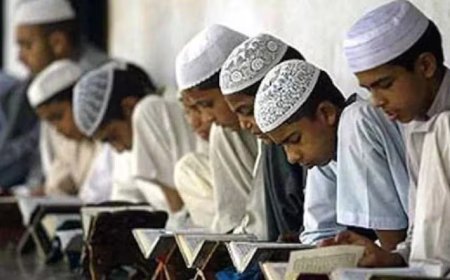 Lucknow : मदरसा बोर्ड के मेधावियों को योगी सरकार करेगी सम्मानित, टॉप-3 छात्रों को मिलेगा टैबलेट