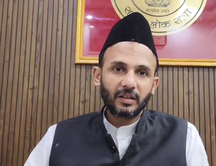 Sambhal: महिला आरक्षण पर सियासी संग्राम- बिल पास फिर भी ‘स्पेशल सत्र’ क्यों? बर्क ने उठाए तीखे सवाल। 