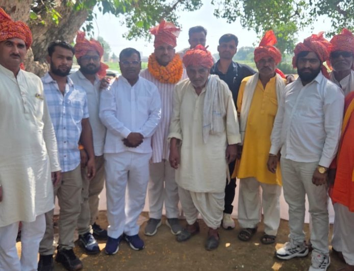 Hathras : सदौलपुर में किसानों की बड़ी बैठक, ट्रेड डील के खिलाफ दिल्ली में महापंचायत की तैयारी
