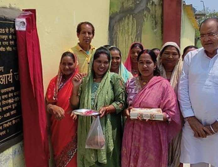 Bajpur: नेता प्रतिपक्ष यशपाल आर्य का जनसंपर्क दौरा: समस्याएं सुनीं, विकास कार्यों का लोकार्पण व गुरुद्वारे के लिए 6 लाख की घोषणा। 