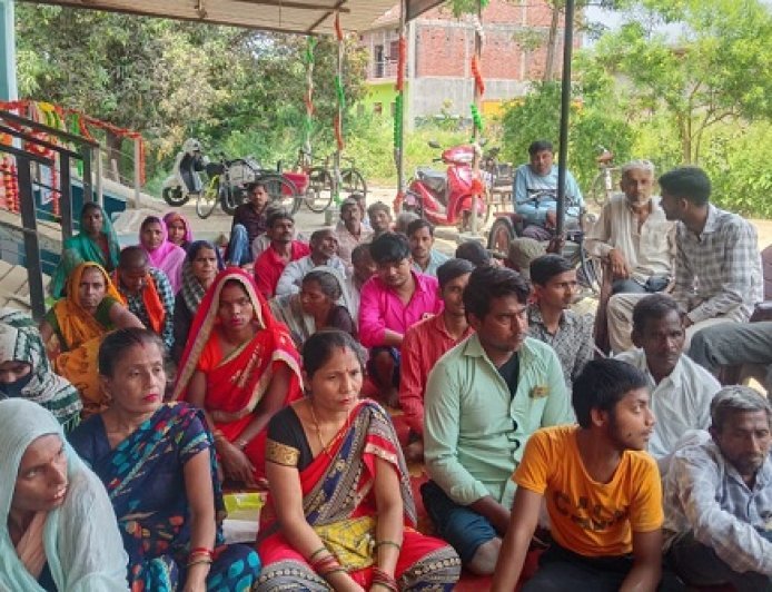 Sitapur: फाउंडेशन की बैठक में गूंजा आक्रोश: दिव्यांगों और महिलाओं की समस्याओं को लेकर डीएम को सौंपेंगे ज्ञापन।