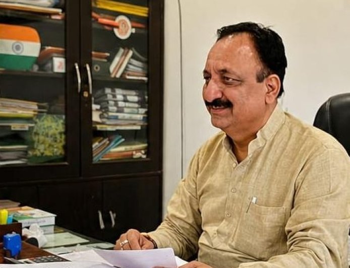 Saharanpur: जनता के बीच नगर विधायक राजीव गुंबर ने सुनी फरियाद, दिए तुरंत समाधान के निर्देश। 