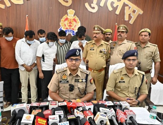 Saharanpur: हनीट्रैप से ब्लैकमेलिंग तक… फिर दोहरा कत्ल! मिर्जापुर पुलिस ने खोला सनसनीखेज राज। 