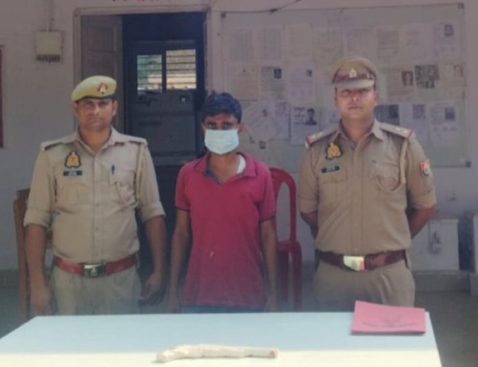 Hardoi: अवैध तमंचा और कारतूस के साथ आरोपी गिरफ्तार, पिहानी पुलिस की कार्रवाई। 