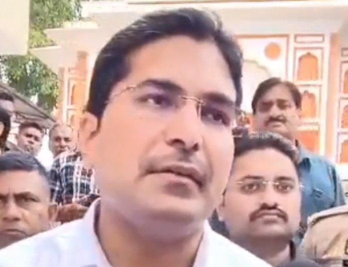 सम्भल में नए डीएम की एंट्री: कल्कि धाम से शुरुआत, विकास और कानून व्यवस्था पर फोकस।