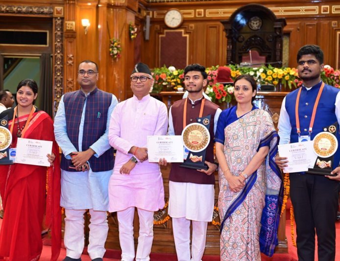 Ballia: बलिया की शिप्रा सिंह ने बजट 2026 पर युवाओं को किया प्रेरित, ‘विकसित भारत 2047’ का दिलाया संकल्प। 