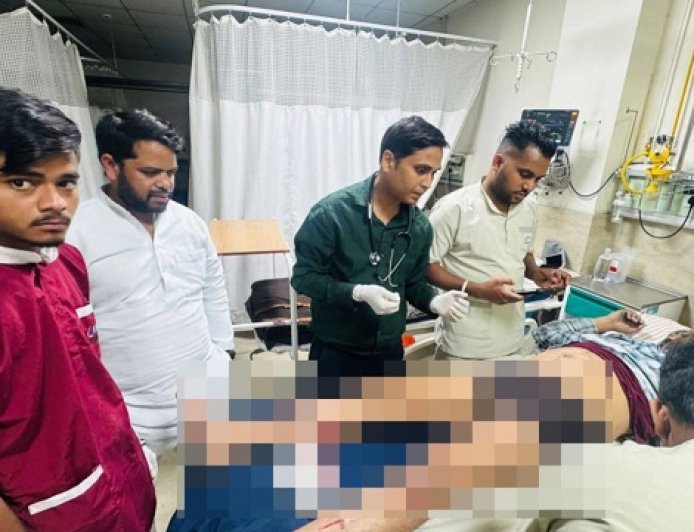 बाजपुर: तेज रफ्तार कार ने युवक को टक्कर मारी हालत गंभीर। 