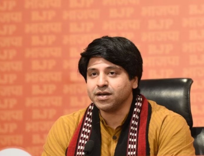 पश्चिम बंगाल में राजनीतिक हत्या पर बवाल: शहजाद पूनावाला ने 'TMC' को बताया 'टोटल माफिया कल्चर'।
