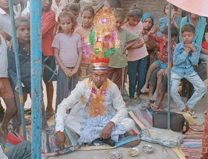 Sambhal: फेरों से पहले रखी शर्मनाक शर्त: मंदबुद्धि युवती से जबरन शादी का दबाव, इनकार पर बारातियों पर हमला। 