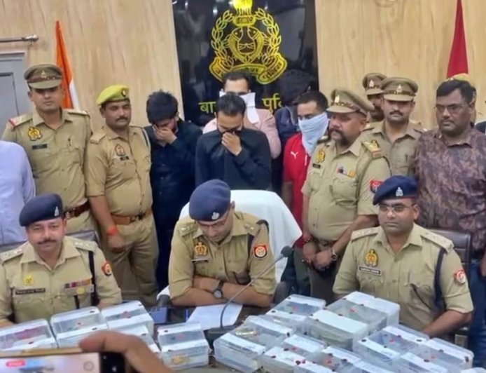 लग्जरी कार से आए और करोड़ों के जेवर समेट ले गए शातिर, पुलिस ने 5 करोड़ का माल और पिस्टल बरामद कर सबको चौंकाया
