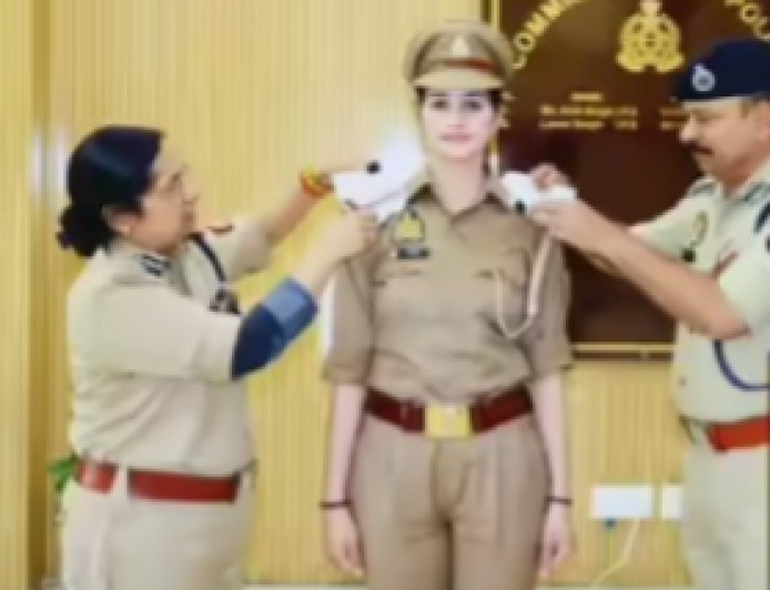ताइक्वांडो में स्वर्ण पदक जीतकर मधु सिंह बनीं हेड कांस्टेबल, पुलिस कमिश्नर ने कंधे पर सितारे लगाकर बढ़ाया मान
