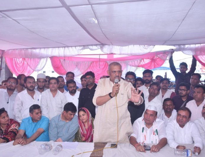 Kanpur : चाहे जितना कुछ सहना पड़े, मारेंगे नहीं और मानेंगे भी नहीं”, आजादी से पहले से कानपुर की पहचान रहा है ऐतिहासिक परेड बाजार