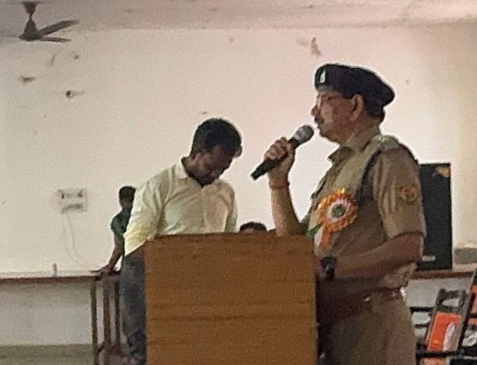 Kanpur : उपायुक्त यातायात रवीन्द्र कुमार के निर्देशन में यातायात जागरूकता कार्यक्रम आयोजित किया
