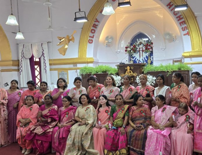 Kanpur : मातृ दिवस पर मेथोडिस्ट चर्च में विशेष प्रार्थना सभा और सम्मान समारोह आयोजित