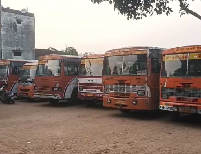 Sambhal : बस में अब सफर होगा और सुरक्षित - यात्रियों के लिए सीट बेल्ट अनिवार्य करने के फैसले का चालक और परिचालक ने किया स्वागत