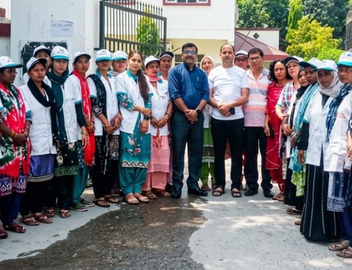 Bajpur : महिलाओं को मिला अगरबत्ती और धूपबत्ती बनाने का प्रशिक्षण, स्वरोजगार से जुड़कर बनेंगी आत्मनिर्भर