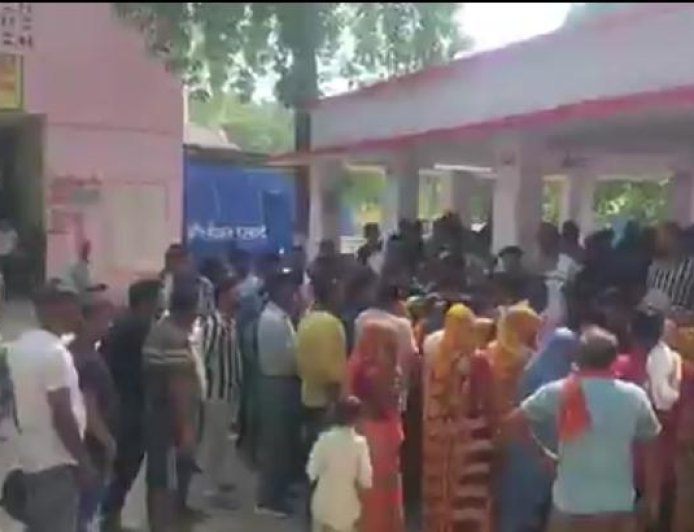 Sitapur : ट्रैक्टर और बाइक की भीषण भिड़ंत, दोनों चालकों की मौके पर मौत और एक घायल