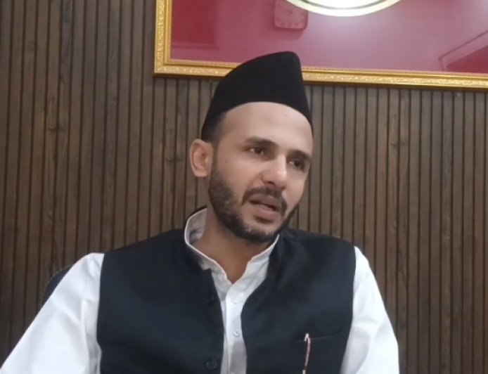 Sambhal : जनता पर बोझ क्यों? पीएम की अपील पर भड़के सांसद Ziaur Rahman Barq, बोले- सरकार टैक्स घटाए, जनता से त्याग क्यों?