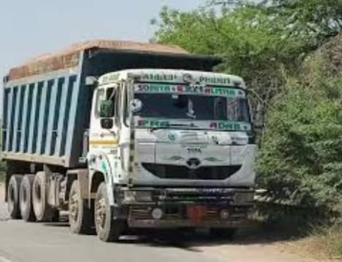 Saharanpur : पड़ोसी राज्यों से अवैध खनन कर लाए जा रहे बोल्डर्स, सरकारी राजस्व को लग रहा चूना