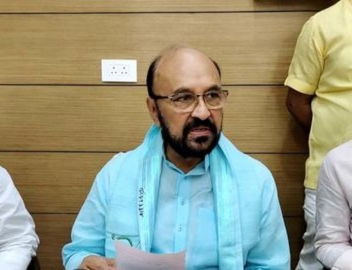 Lucknow : उच्च शिक्षा मंत्री योगेंद्र उपाध्याय ने प्रधानमंत्री के आह्वान को बताया राष्ट्रहित में, विदेशी मुद्रा बचत पर दिया जोर