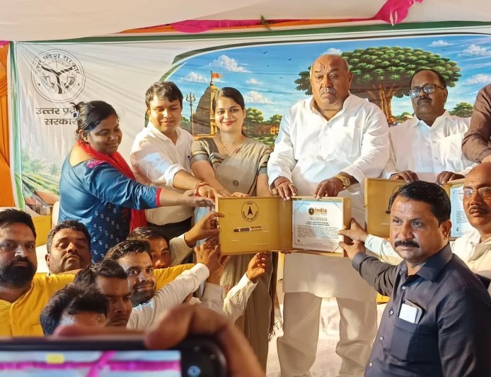 Ambedkarnagar : 899 ग्राम पंचायतों में एक साथ ग्रीन चौपाल, पेट्रोल-डीजल खपत घटाने का प्रस्ताव पारित