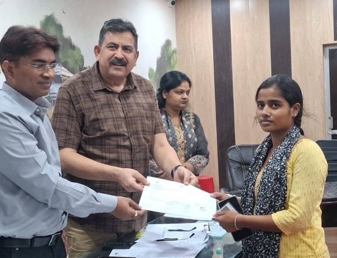 Sitapur: संपूर्ण समाधान दिवस में अपर जिलाधिकारी न्यायिक ने सुनीं फरियादें, कई मामलों का मौके पर निस्तारण।