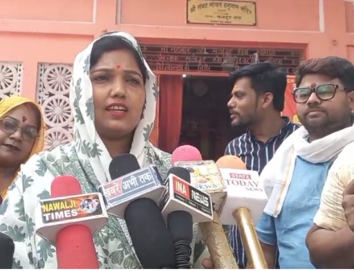 Ballia : शराब की दुकान हटाने की मांग को लेकर महिलाओं ने किया बुद्धि-शुद्धि यज्ञ, प्रशासन के खिलाफ जताया आक्रोश