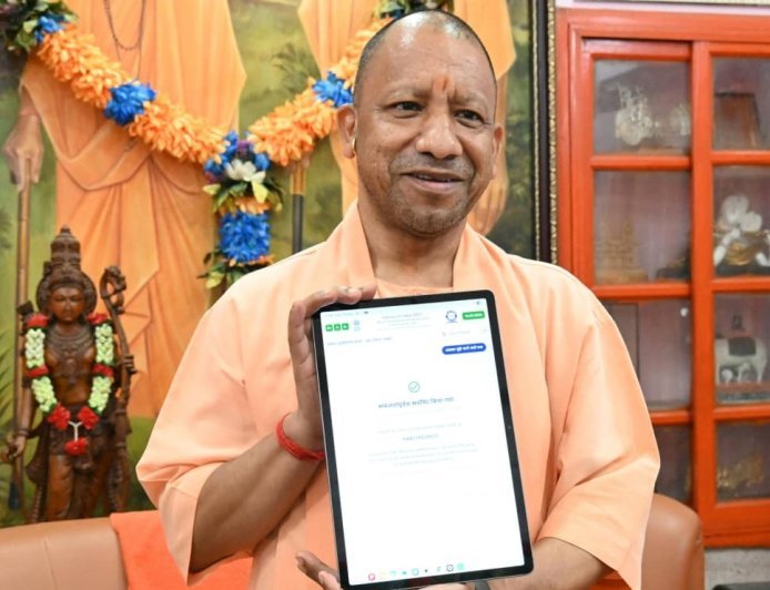 Gorakhpur : मुख्यमंत्री योगी आदित्यनाथ ने भरा डिजिटल स्वगणना प्रपत्र, 21 मई तक चलने वाली डिजिटल स्वगणना प्रक्रिया में सभी नागरिकों से सहभागिता की अपील की