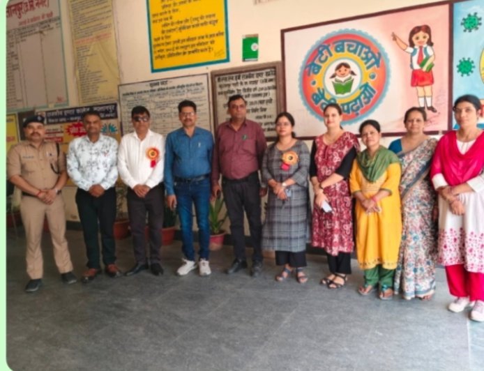 छात्र छात्राओं के उज्जवल भविष्य को नई दिशा देने के लिए काउंसलिंग कार्यक्रम का आयोजन किया गया।