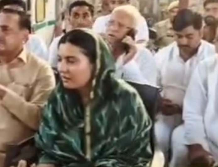 Saharanpur : सांसद इकरा हसन के समर्थन में सपा-कांग्रेस कार्यकर्ताओं ने किया थाना सदर बाजार का घेराव, हिरासत में लिए गए नेताओं की रिहाई पर अड़े