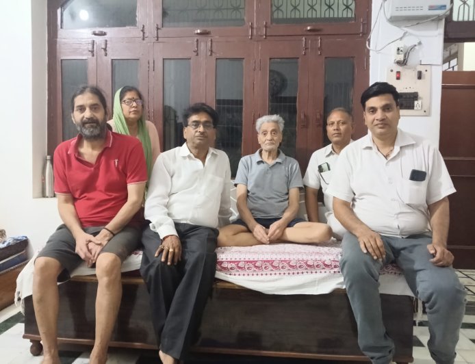 Hathras : भोपाल में विवाहिता की हत्या का मामला- मानव कल्याण सामाजिक संस्था ने सौंपा ज्ञापन, दोषियों की गिरफ्तारी और न्याय की मांग