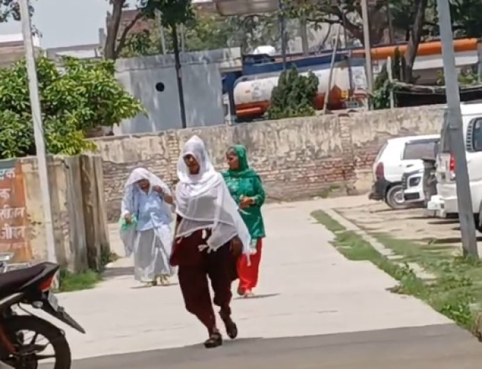 Sambhal : हीटवेव अलर्ट- सम्भल में प्रशासन अलर्ट मोड पर, डीएम की अपील- बेवजह घर से बाहर न निकलें