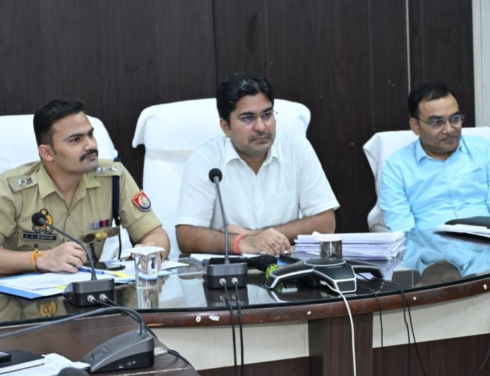 Sambhal : बकरीद से पहले संभल प्रशासन अलर्ट मोड पर, डीएम-एसपी ने दी सख्त चेतावनी; नई परंपरा और प्रतिबंधित पशु की कुर्बानी पर रहेगा पूर्ण प्रतिबंध