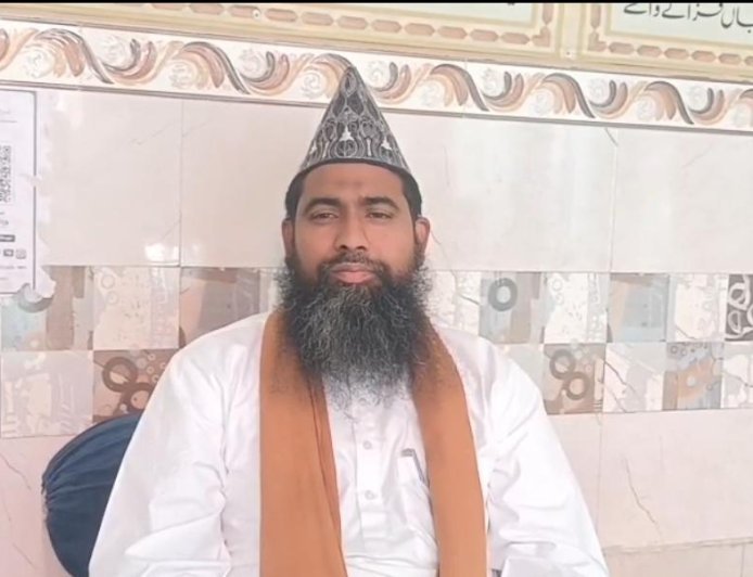 Sambhal : प्रतिबंधित पशुओं की कुर्बानी हरगिज़ न करे - मुफ़्ती आलम रज़ा नूरी ने हिमायूं कबीर के बयान से किया किनारा