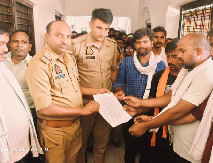 Sitapur : खैराबाद नगर पालिका में सफाई कर्मियों से अभद्रता और धमकी का आरोप, कार्रवाई न होने पर काम रोकने की चेतावनी