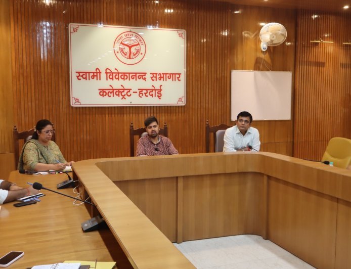 Hardoi : भीषण गर्मी और लू से बचने के लिए जिलाधिकारी ने जारी की गाइडलाइन, लोगों से सावधानी बरतने की अपील