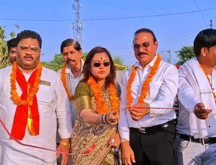 Hathras : पुलिस लाइन में आधुनिक ओपन जिम की शुरुआत, ई-रिक्शा से पहुंचकर पालिका अध्यक्ष ने दिया पर्यावरण का संदेश