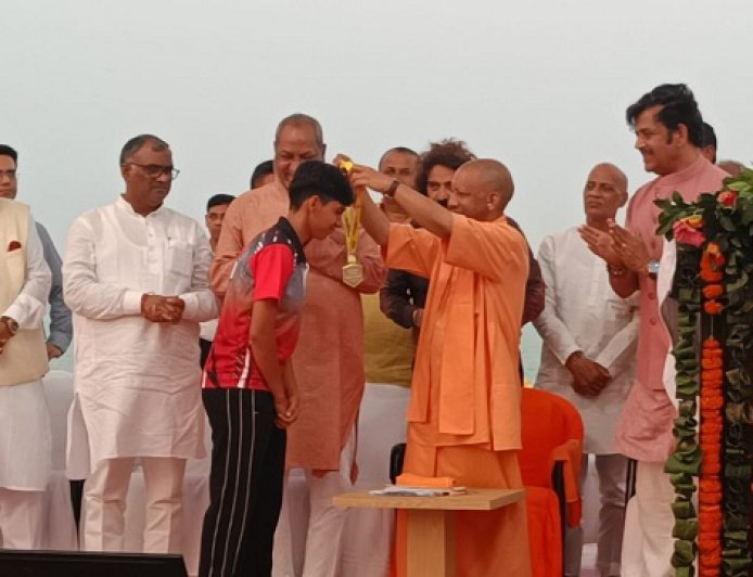 Gorakhpur: स्पोर्ट्स इंफ्रास्ट्रक्चर और खिलाड़ियों के प्रोत्साहन के लिए तत्परता से खड़ी है सरकार: सीएम योगी