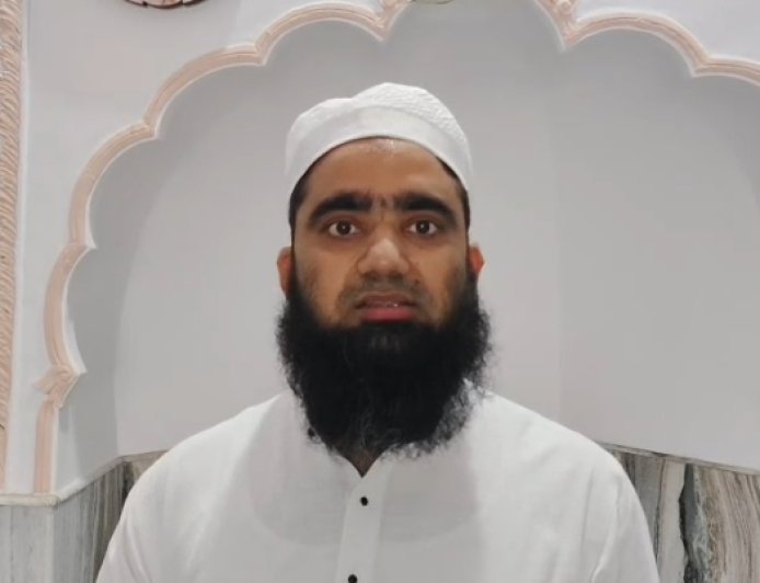 Sambhal : कुर्बानी इबादत है, प्रदर्शन नहीं… सोशल मीडिया पर तस्वीरें और वीडियो वायरल न करें
