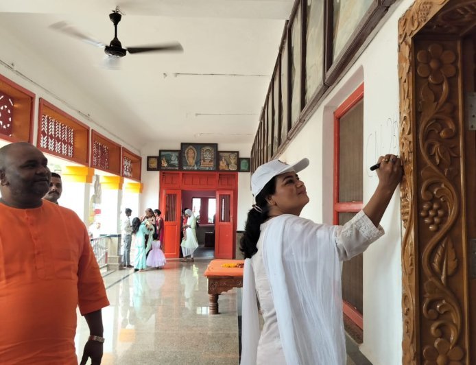 Balrampur : मां पाटेश्वरी देवीपाटन मंदिर से बलरामपुर में मकानों की गिनती का काम शुरू, जून तक चलेगा सूची बनाने का अभियान