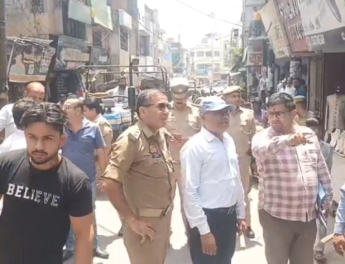 Sambhal: सम्भल में गरजा बुलडोजर, अतिक्रमणकारियों में मचा हड़कंप।
