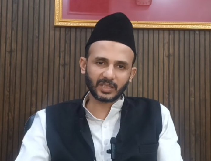 Sambhal : कॉकरोच जनता पार्टी” पर सियासत गरम: सांसद जियाउर्रहमान बर्क बोले- सरकार डर गई, इसलिए अकाउंट बैन किया