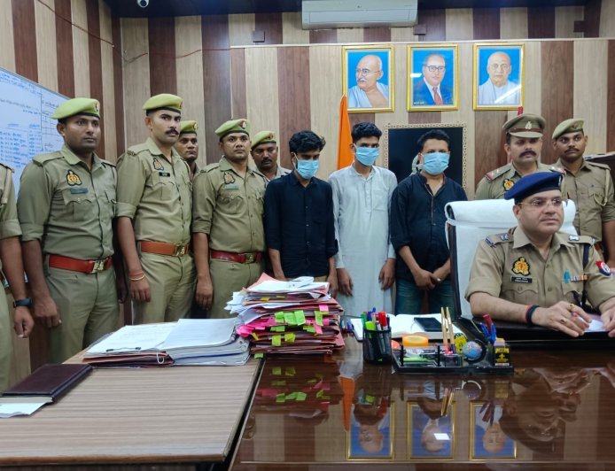 Hardoi : हरदोई पुलिस ने हरियाणा से बिहार जा रही अवैध शराब के साथ तीन तस्कर गिरफ्तार किए