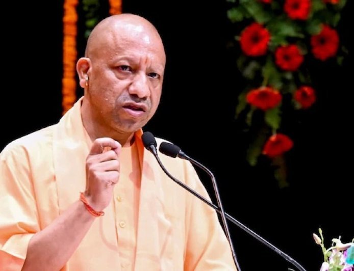 Lucknow : हर विकास खंड में लगेगी साप्ताहिक चौपाल, जन समस्याओं का होगा मौके पर समाधान