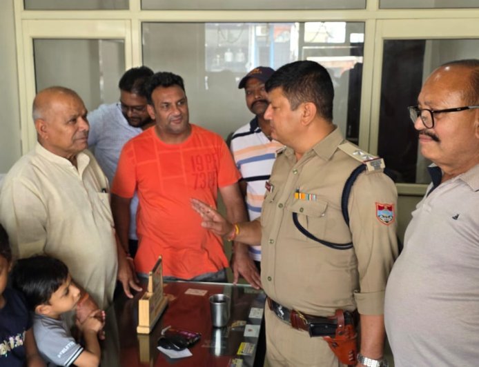 Bajpur: सुबह एक बुजुर्ग से गोल्ड की अंगूठी दिनदहाड़े लूट कर युवक फरार।